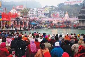 Haridwar- Crowds gather for the Ganga aarti at Har-ki-Pauri