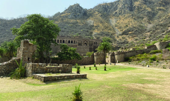 hunted bhangarh fort famous in rajasthan hd image 12003150 Stock Photo at  Vecteezy