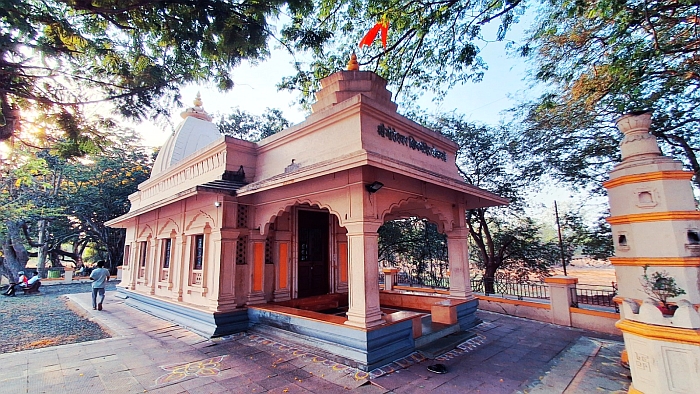 Dhokawade`s serene environment enhances the spiritual experience at Goteshwar Mandir